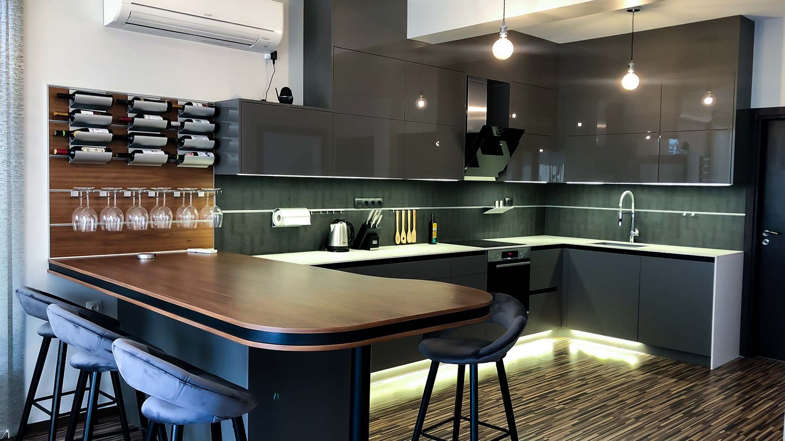Contemporary Kitchen